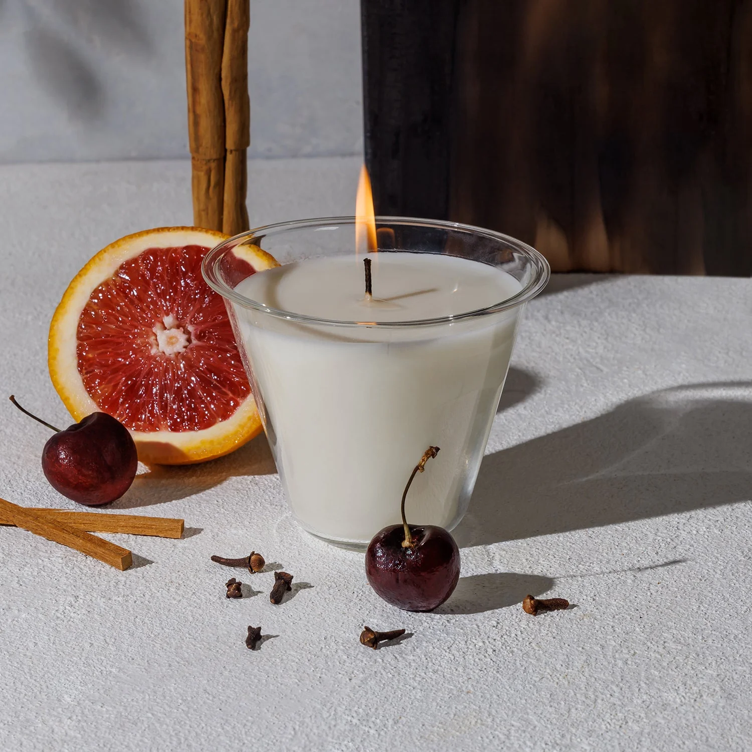 AIZ Candle - Cedar & Black Cherry - Image 3