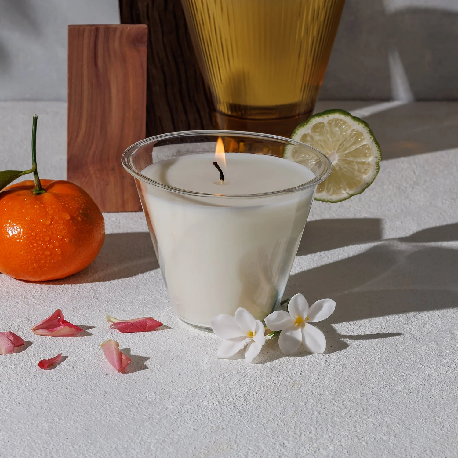 AIZ Candle - Oud & Bergamot - Image 3