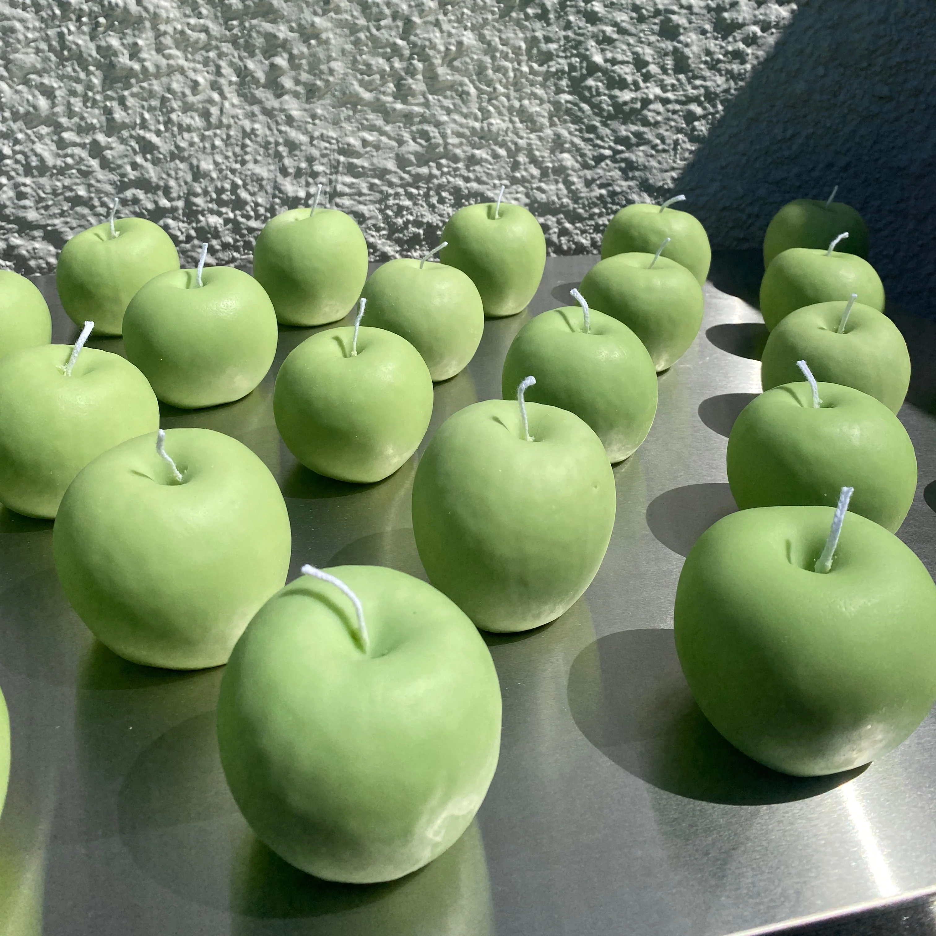 Apple Candle - Image 3