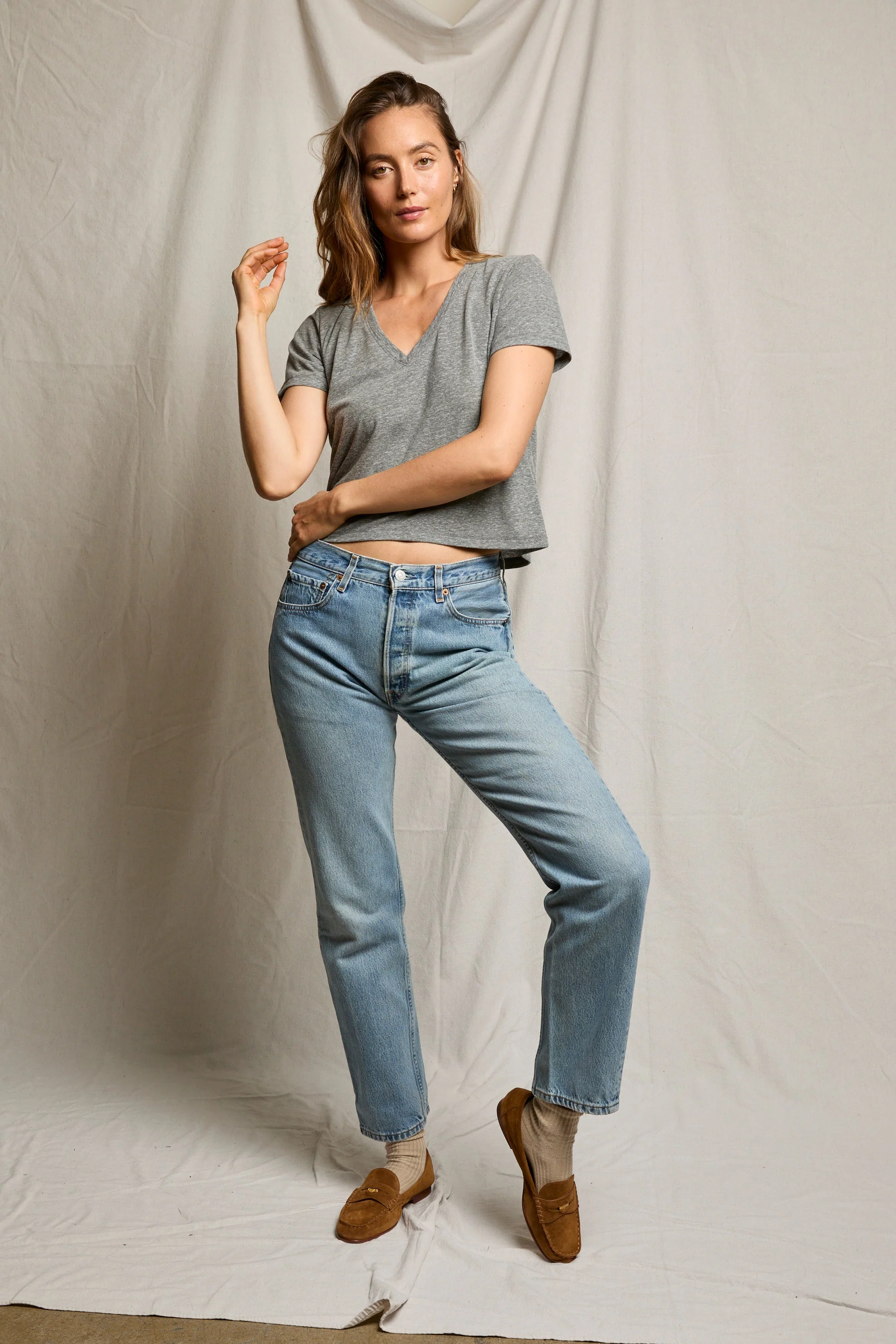 PerfectWhiteTee - Beckett Crispy Cotton V/U Neck Tee - Heather Grey - Image 3