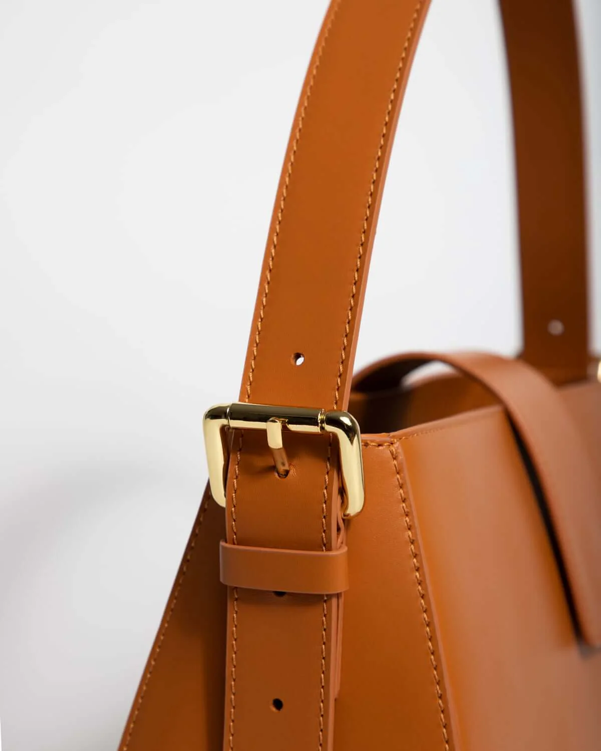 BELONA Hobo Bag - Cognac - Image 3