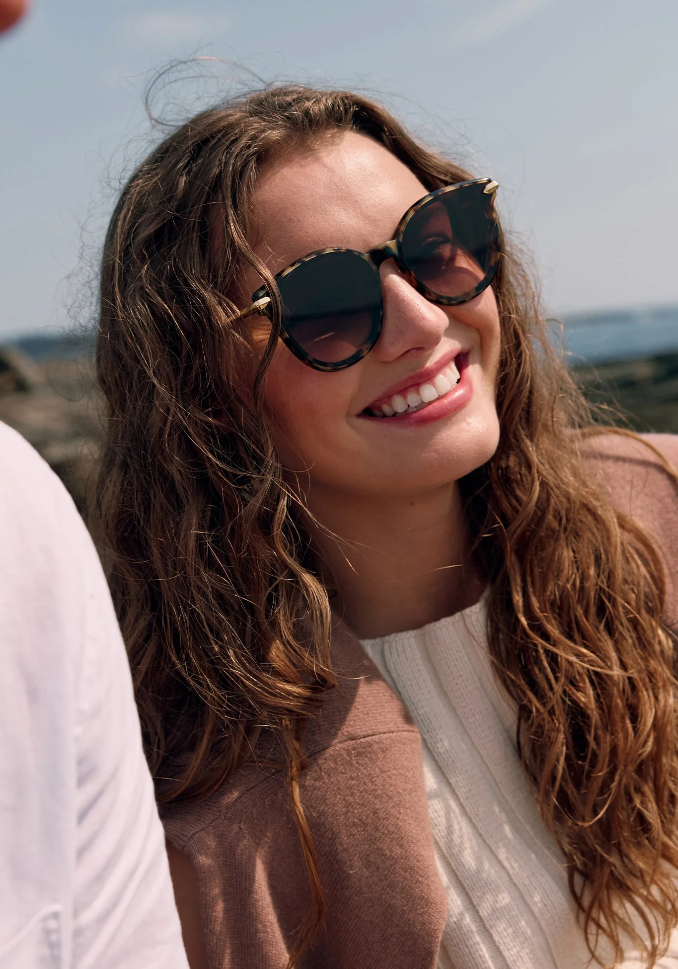 Krewe Sunglasses - Colette Nylon - Blonde Tortoise 18K - Image 3