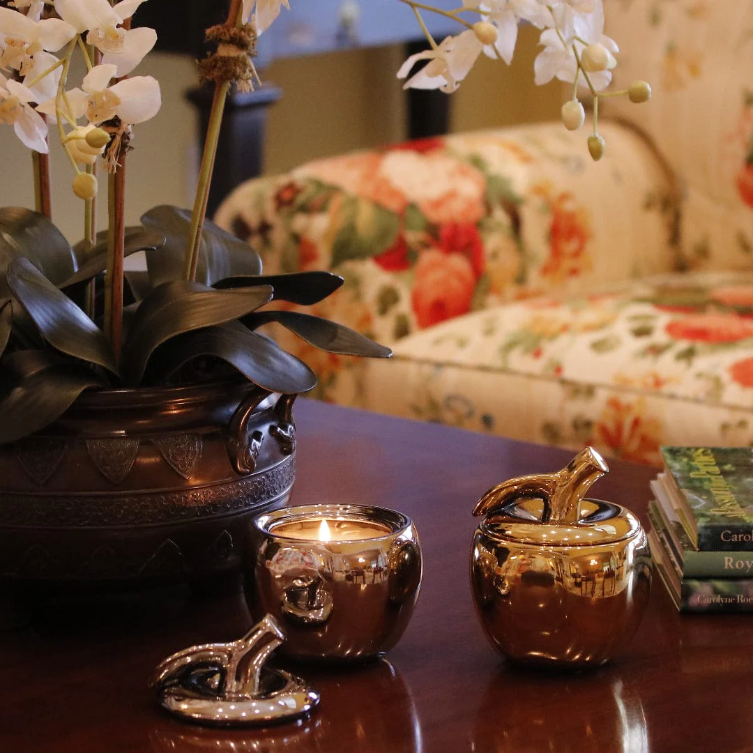Gold Malus Apple Candle - Image 8