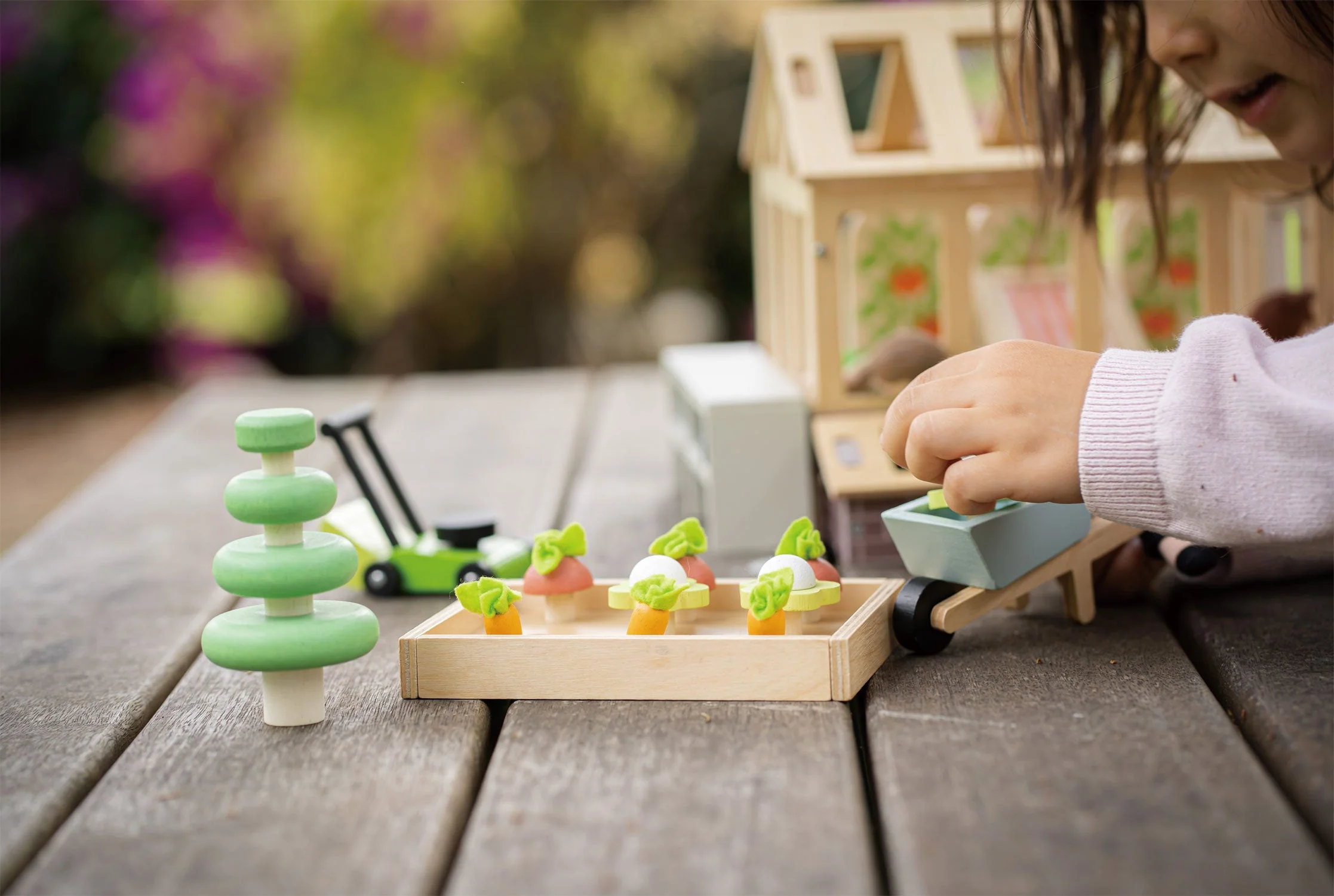 Greenhouse and Garden Set - Image 9