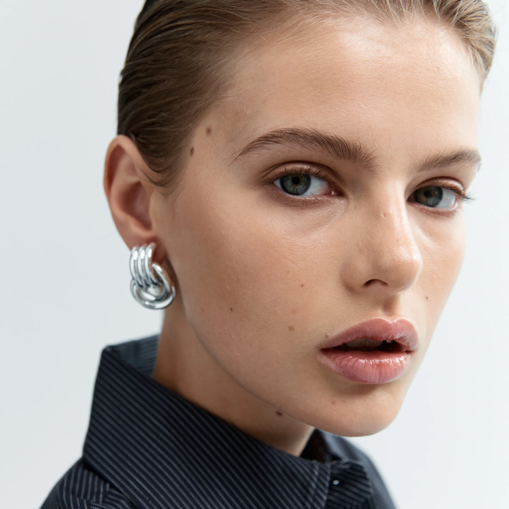 Heaven Mayhem MINI KNOT EARRINGS - Image 6