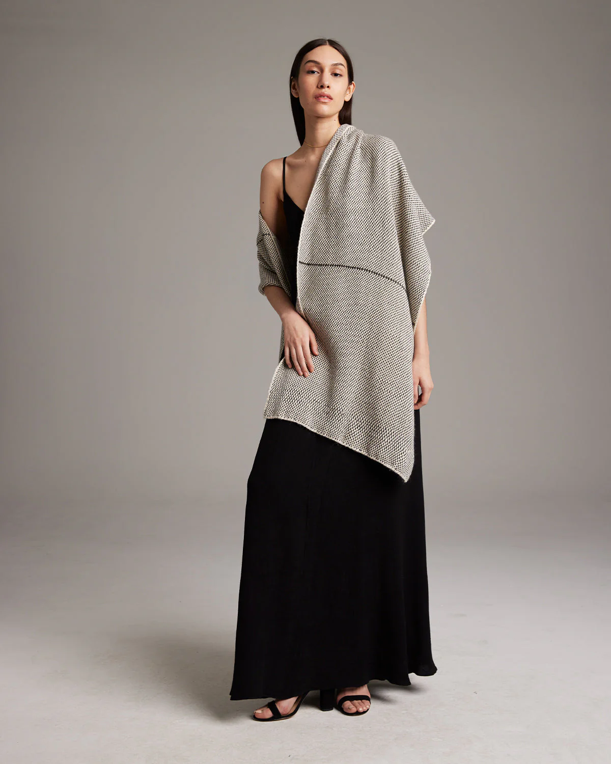 Lineas Shawl in Baby Alpaca - Image 4