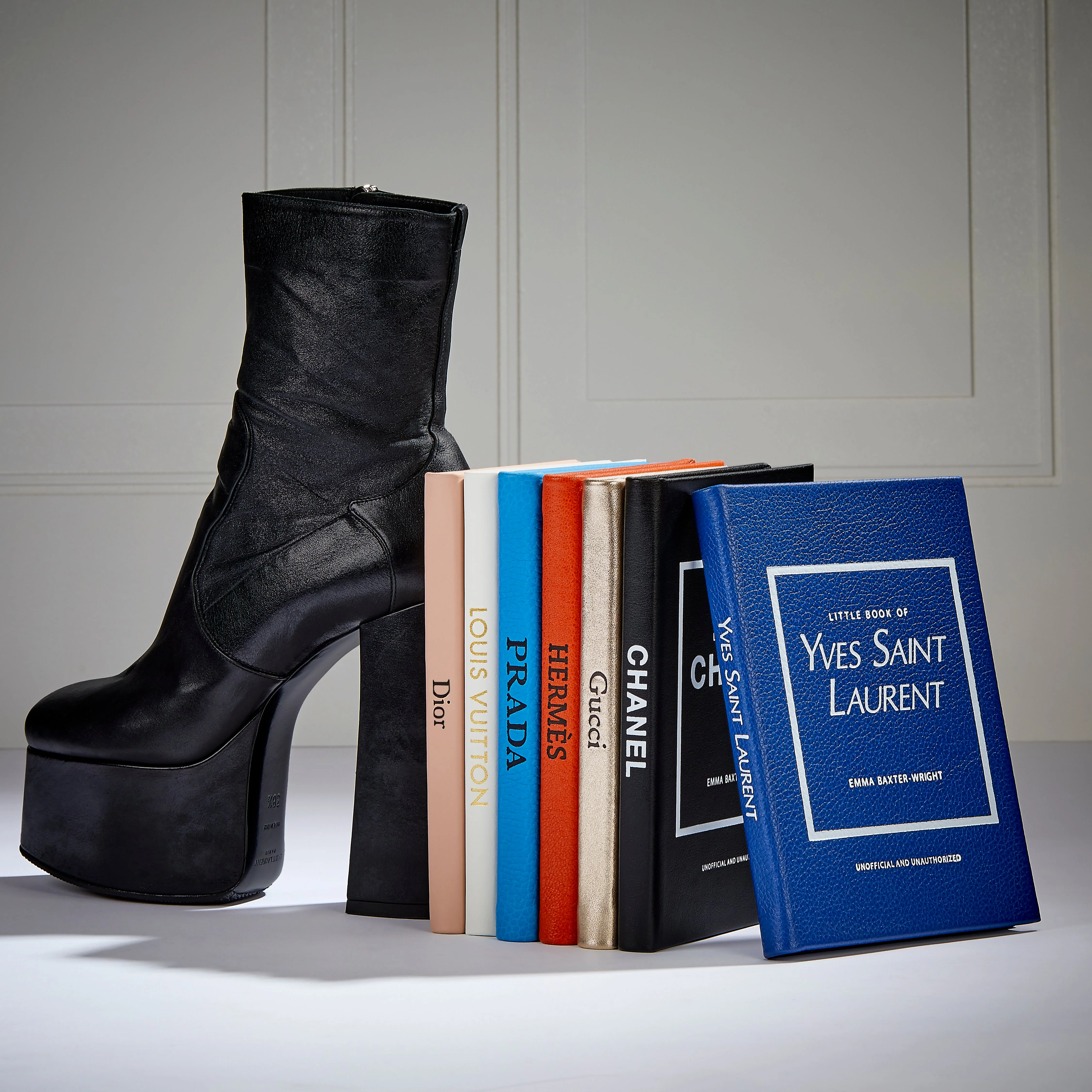 Little Book of Yves Saint Laurent - Image 2