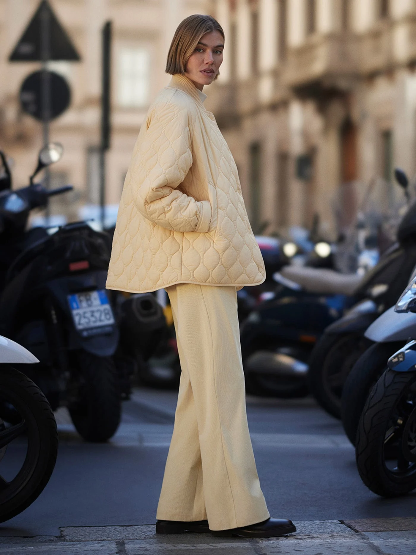 Varley - Luca Quilted Jacket - Reed Yellow - Image 2