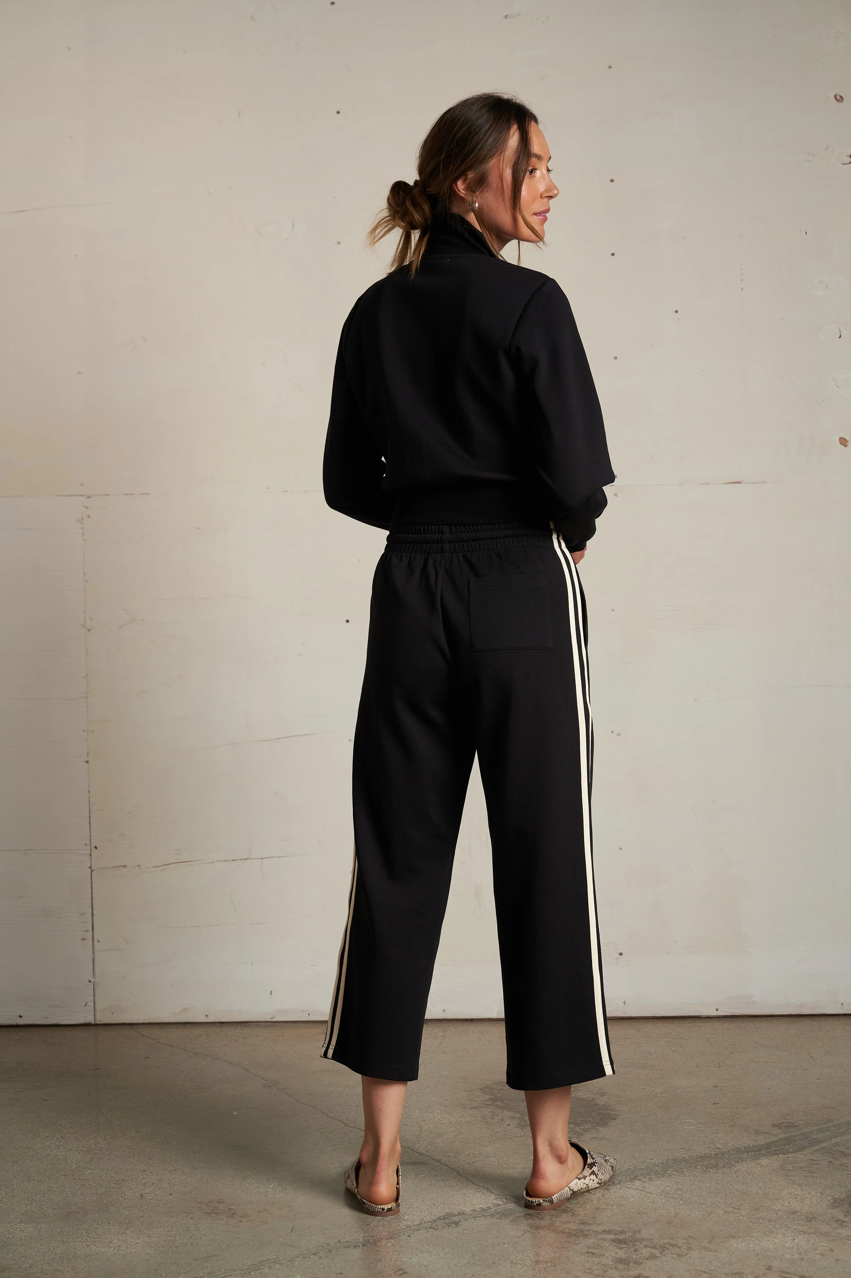 PerfectWhiteTee - Claud Travel Track Pant - True Black - Image 5