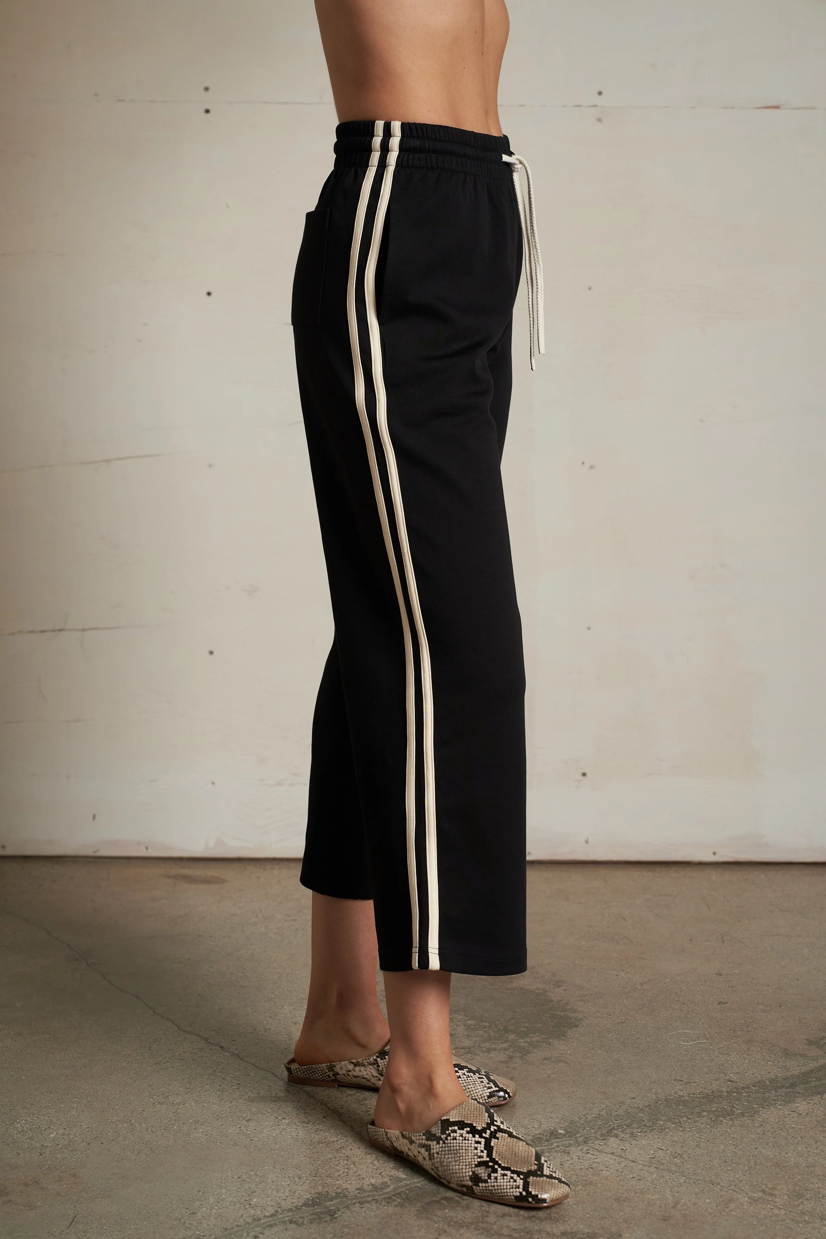 PerfectWhiteTee - Claud Travel Track Pant - True Black - Image 6