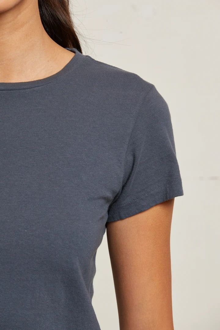 PerfectWhiteTee - Lisa Fitted Short Sleeve Tee - Night - Image 2