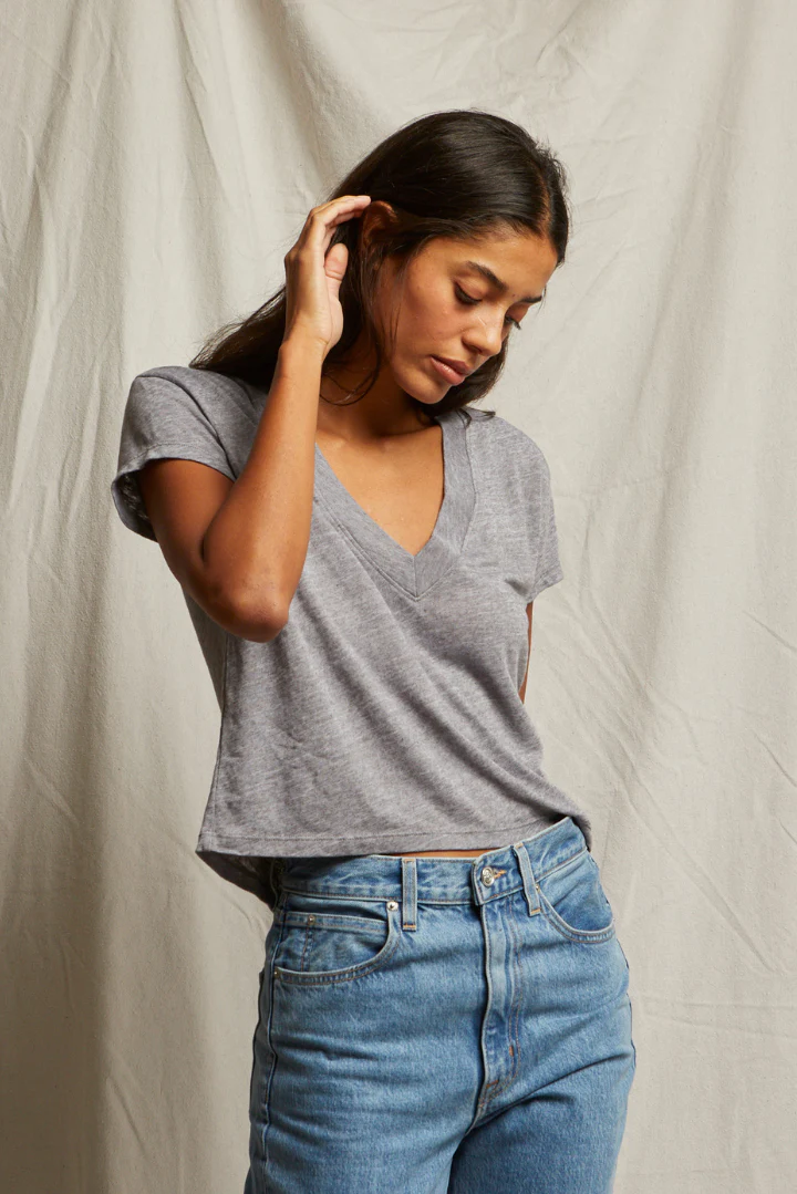 PerfectWhiteTee - Rosie Linen Jersey V Neck Tee - Heather Grey - Image 3