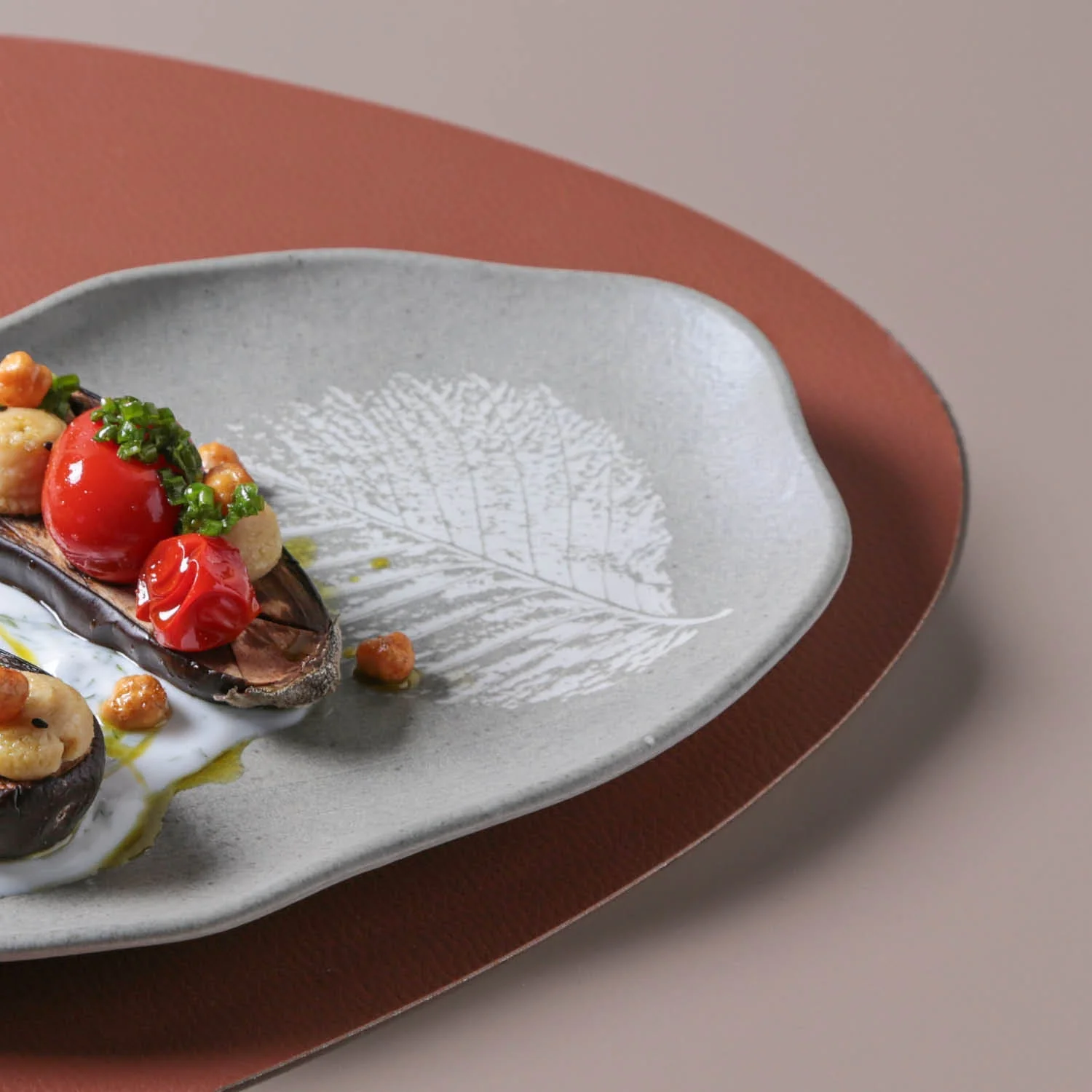 Shallow Bio Oval Platter Medium Set of 4 - Image 100