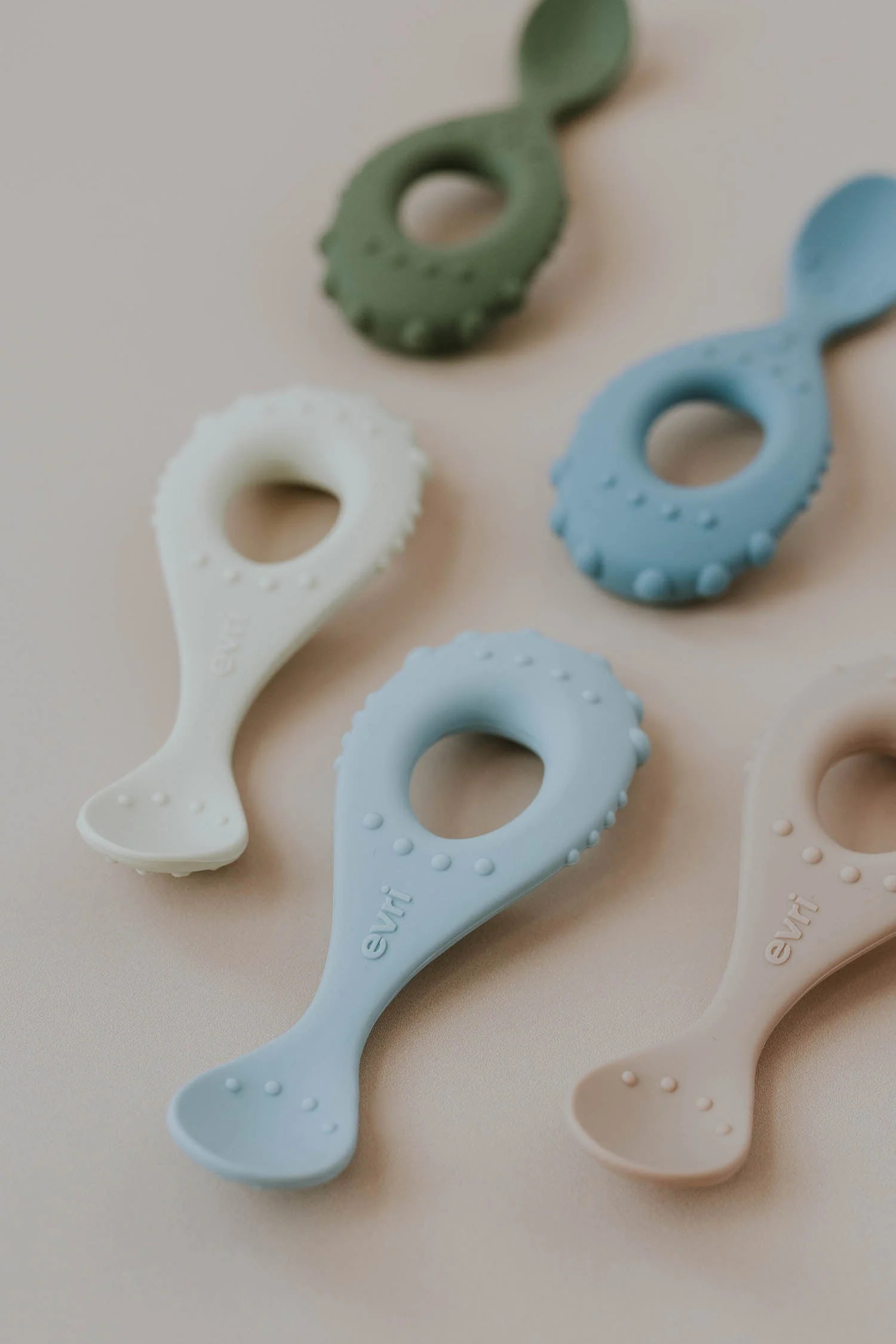 Evri - Silicone Baby Spoon 2-Pack - Evergreen & Meadow - Image 2