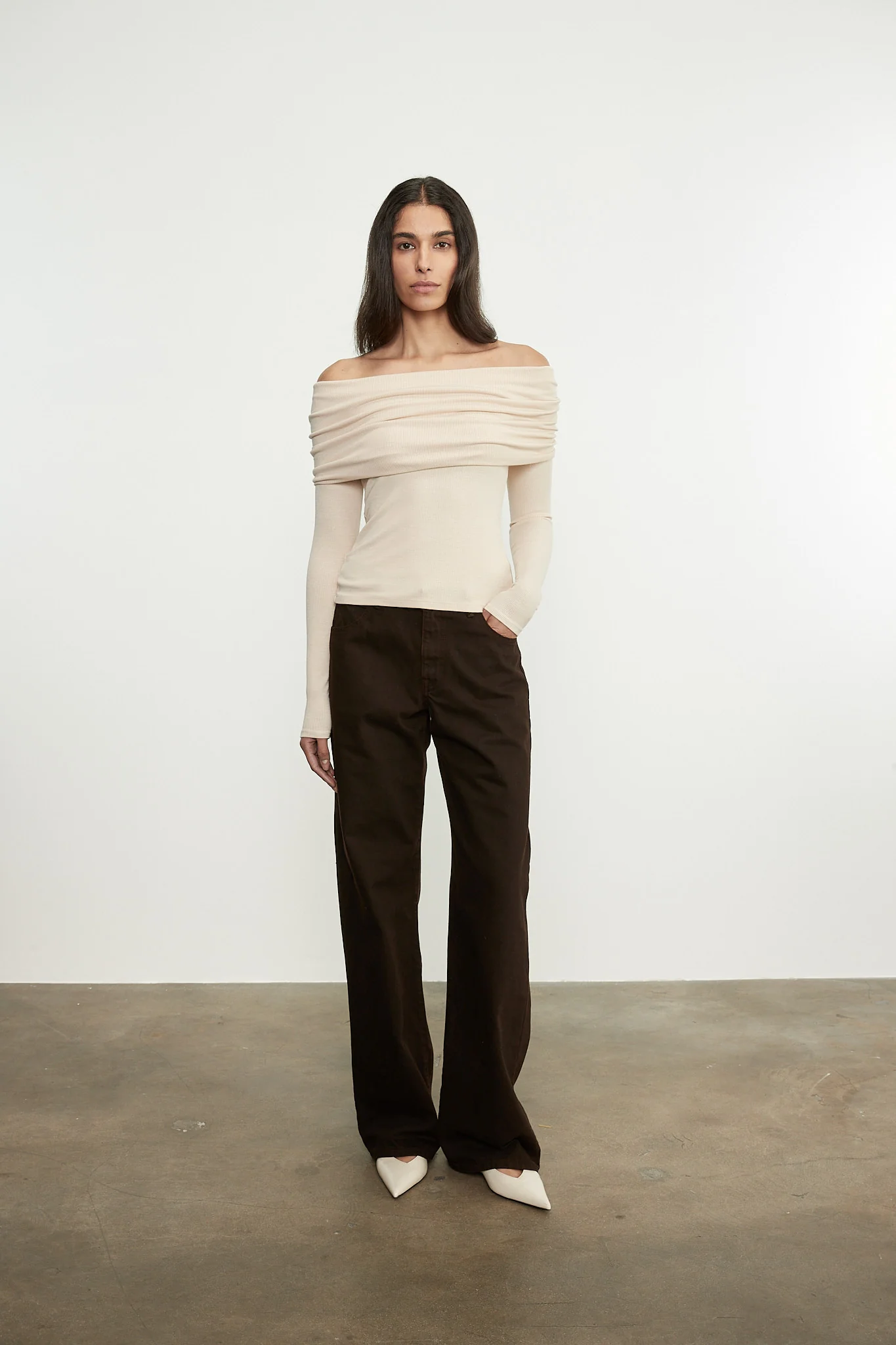 Enza Costa - Silk Rib Long Sleeve Off-Shoulder Top - Fawn
