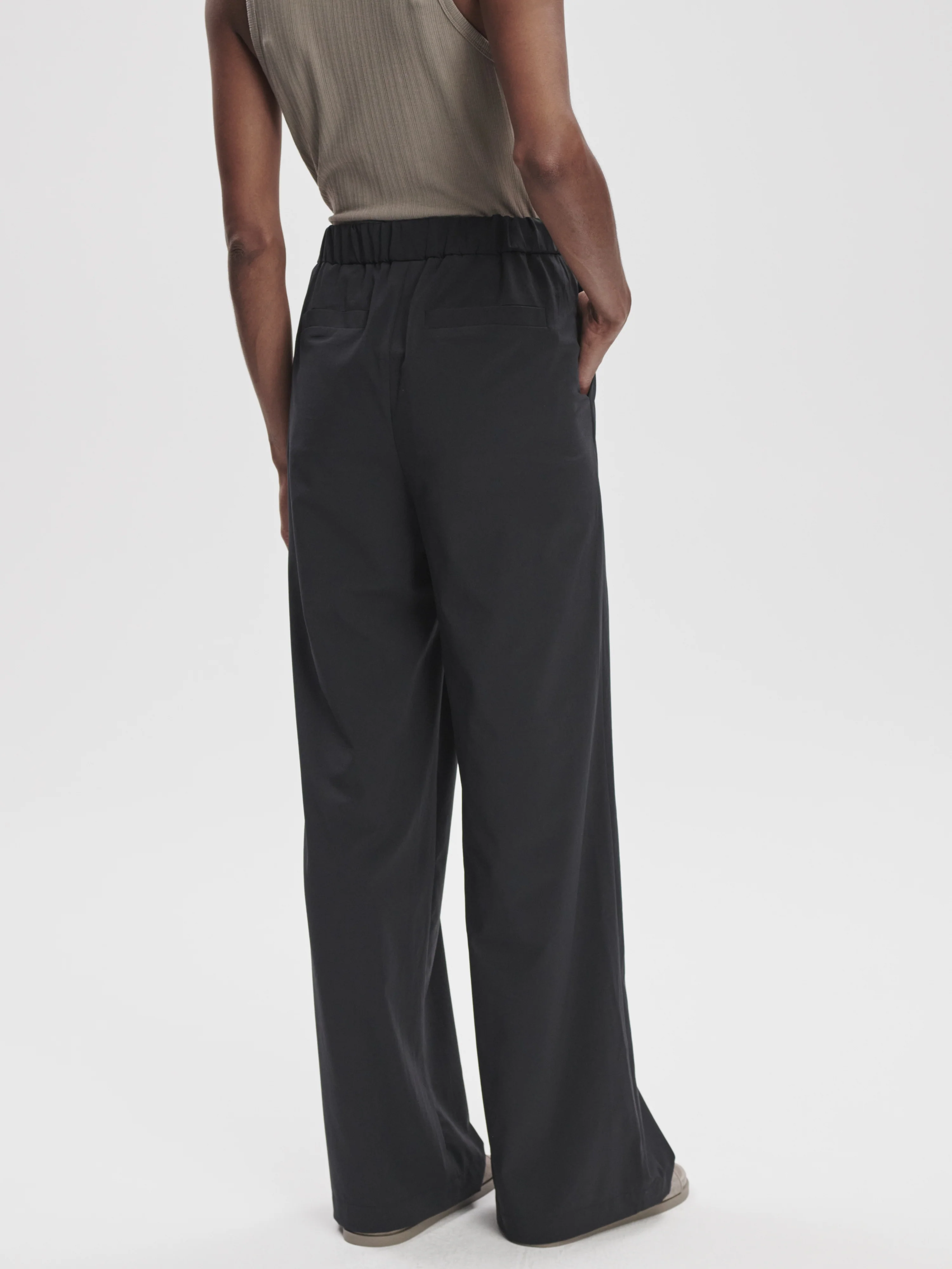 Varley - Kayson Wide Leg Pant 29.5" - Black - Image 2