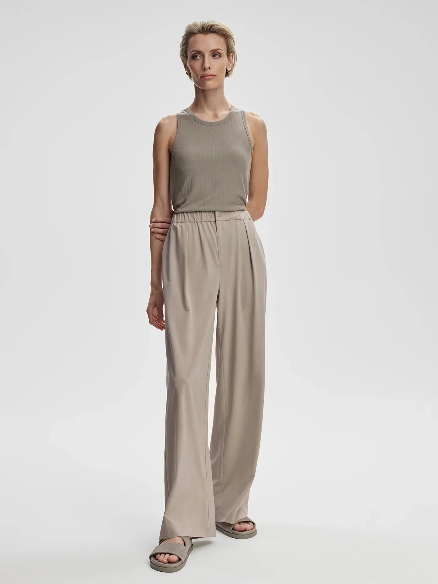 Varley - Kayson Wide Leg Pant 29.5 - Simply Taupe - Image 4