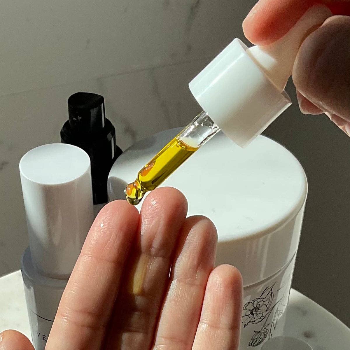 Vertly - CBD Glowing Skin Face Serum - Image 3