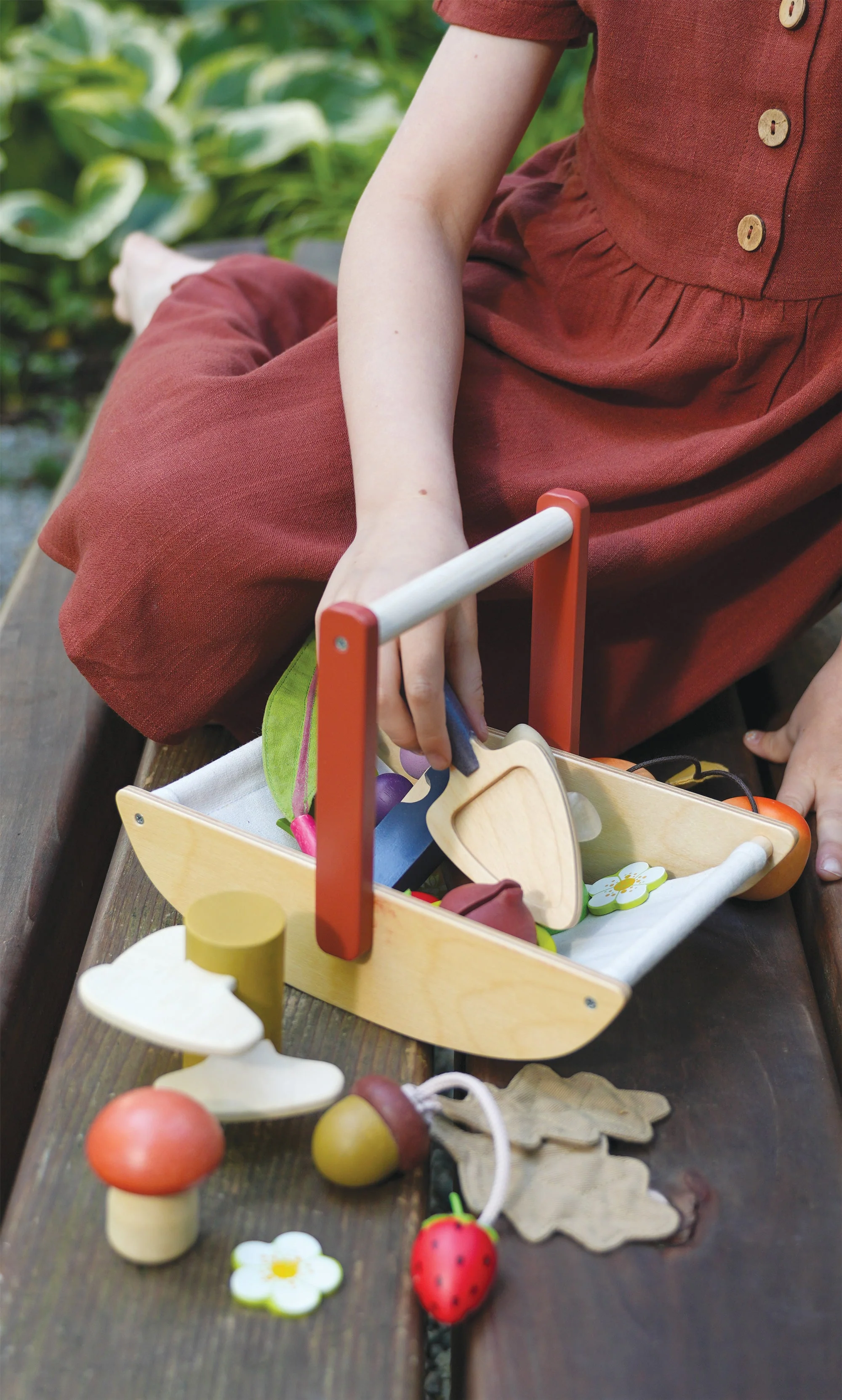Wild Wood Foraging Trug - Image 6