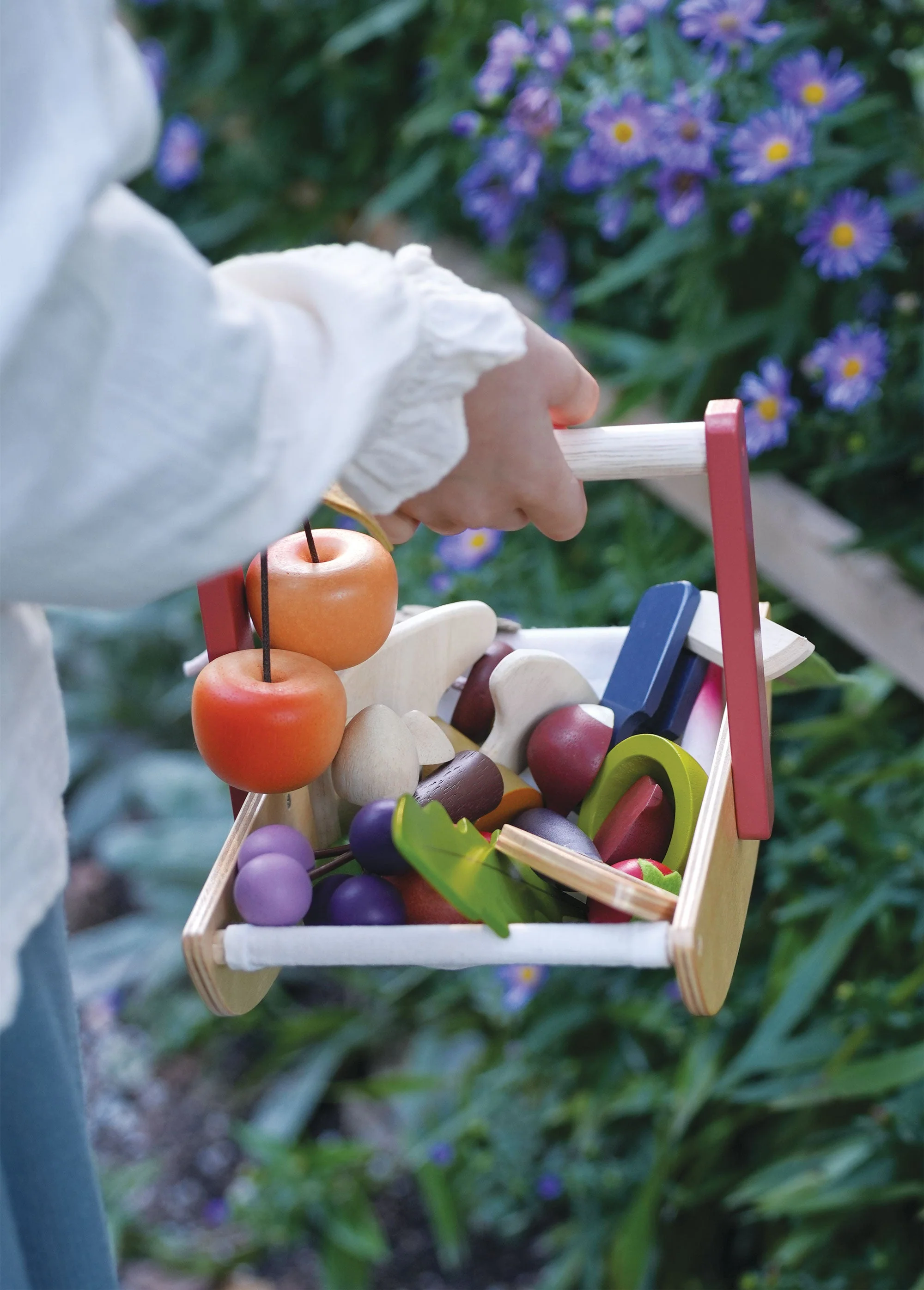 Wild Wood Foraging Trug - Image 8
