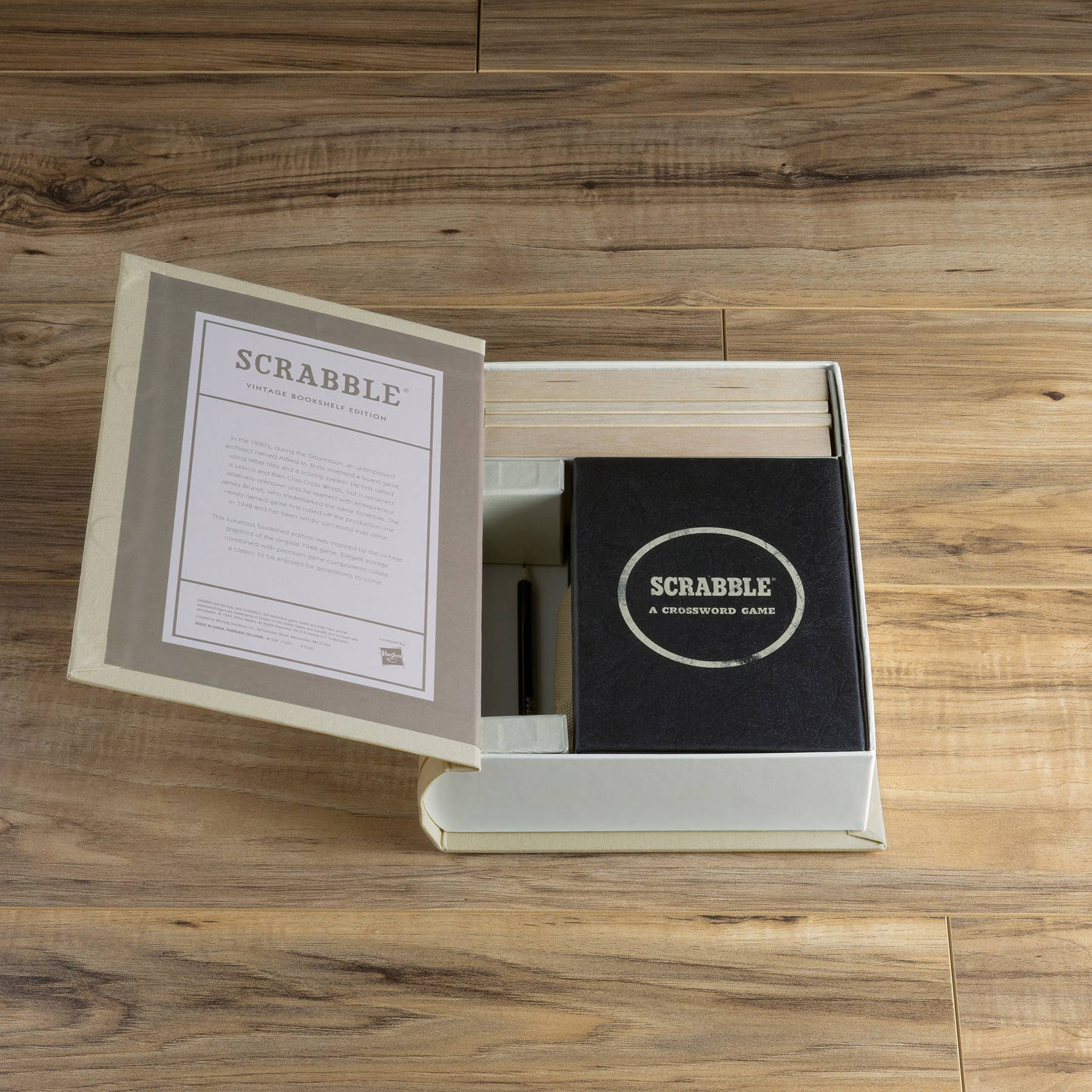 WS Game Company - Scrabble Vintage Bookshelf Edition - Image 5